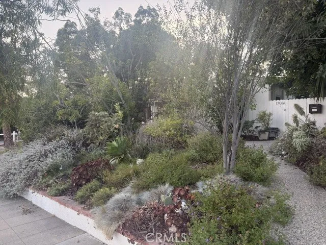 1701 Pier Avenue Santa Monica, CA 90405
