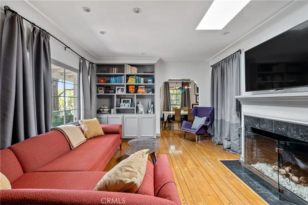 1701 Pier Avenue Santa Monica, CA 90405
