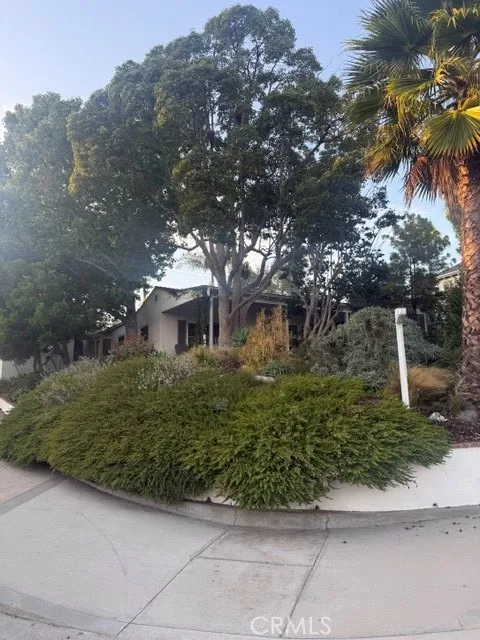 1701 Pier Avenue Santa Monica, CA 90405