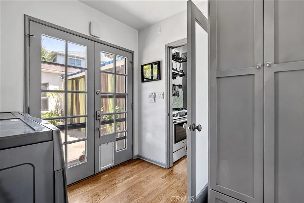 1701 Pier Avenue Santa Monica, CA 90405