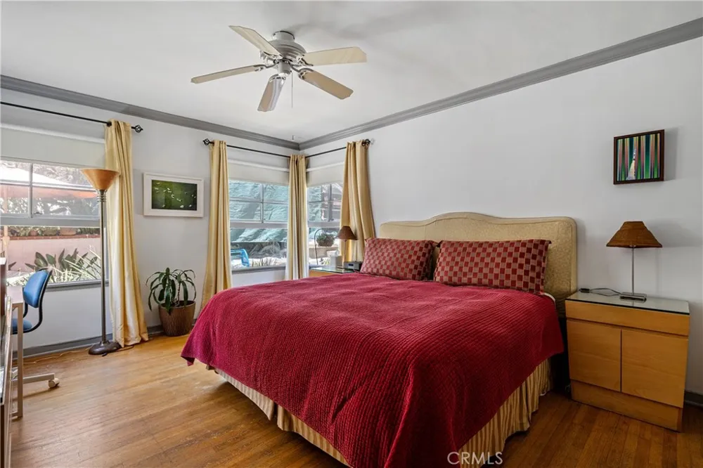 1701 Pier Avenue Santa Monica, CA 90405