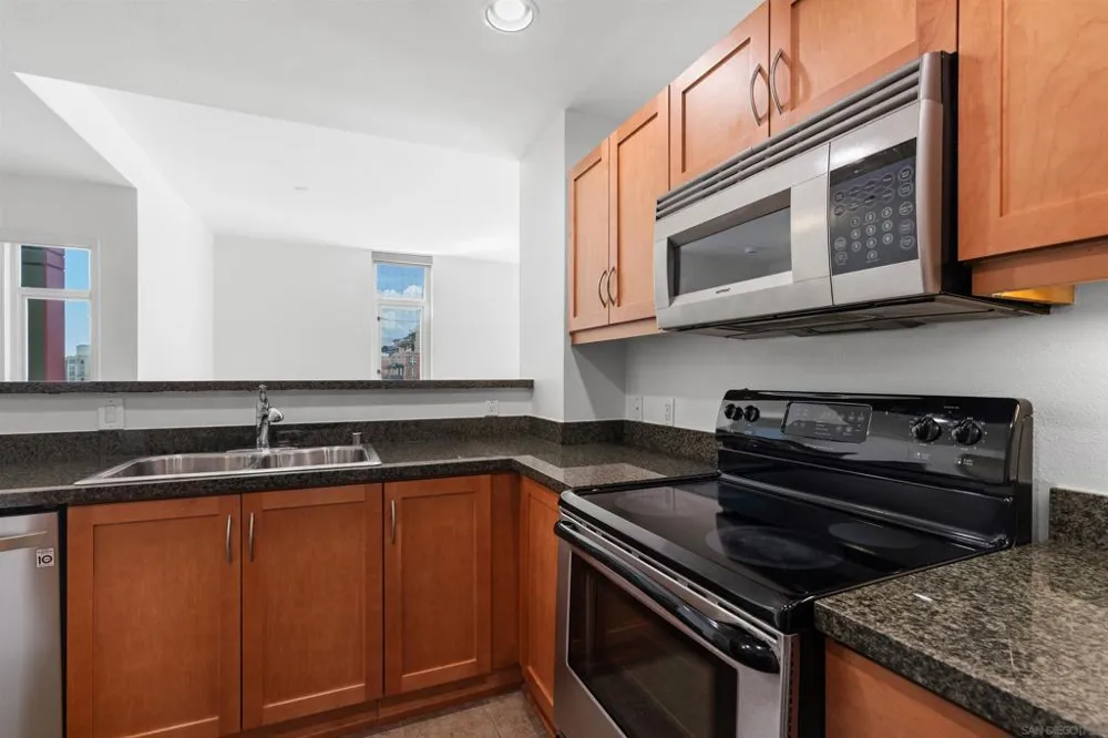 427 9th Ave. #806 San Diego, CA 92101