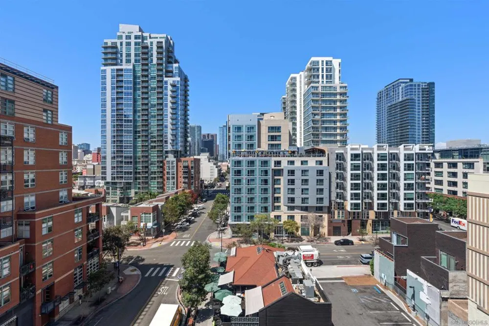 427 9th Ave. #806 San Diego, CA 92101