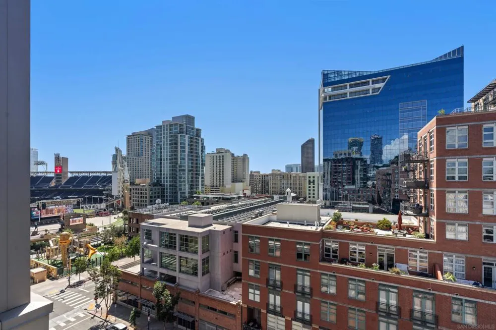 427 9th Ave. #806 San Diego, CA 92101