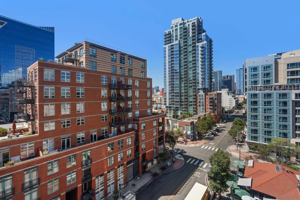 427 9th Ave. #806 San Diego, CA 92101