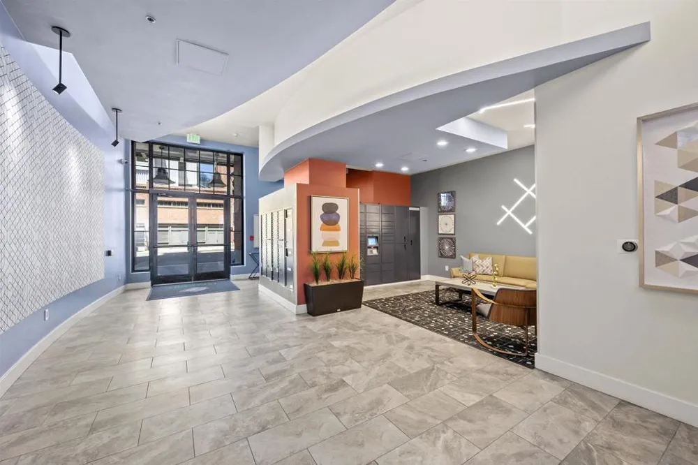 427 9th Ave. #806 San Diego, CA 92101