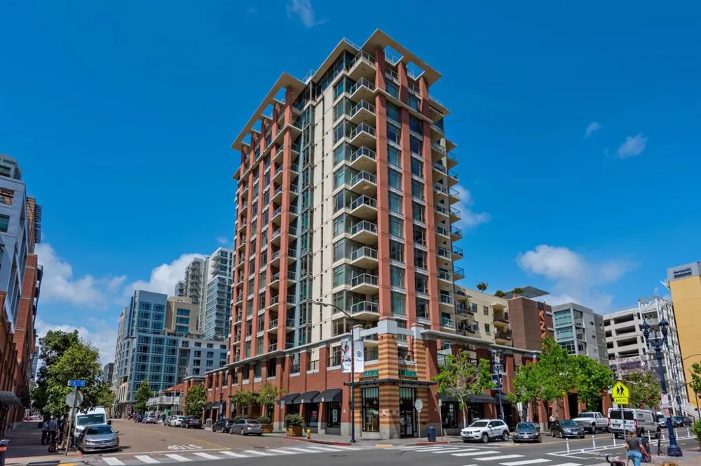 427 9th Ave. #806 San Diego, CA 92101