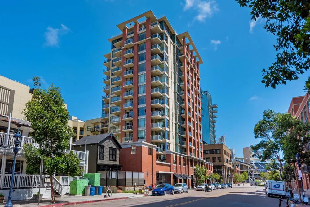 427 9th Ave. #806 San Diego, CA 92101
