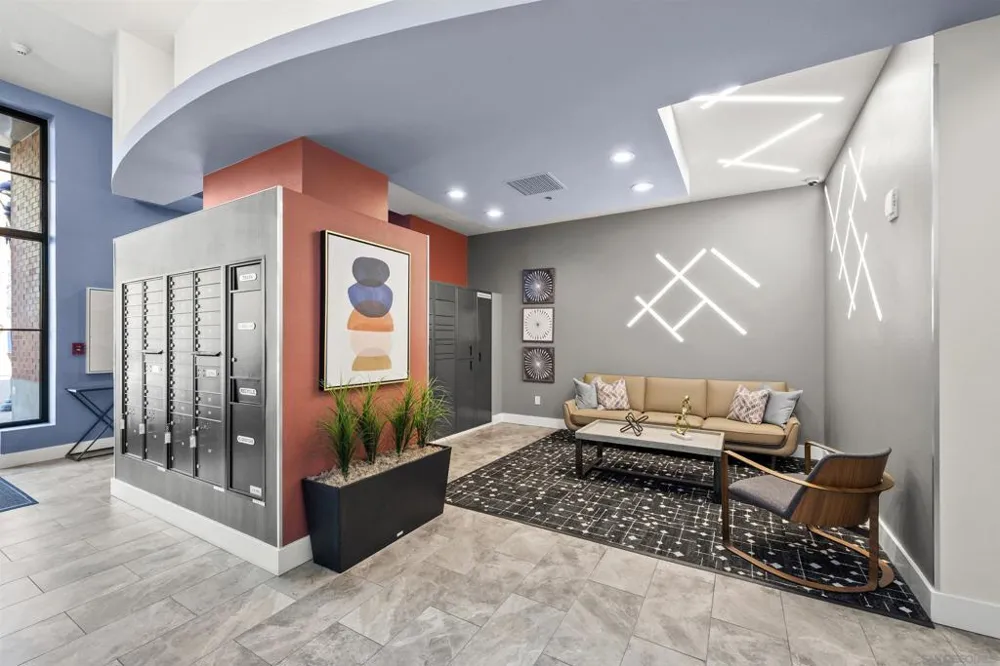 427 9th Ave. #806 San Diego, CA 92101