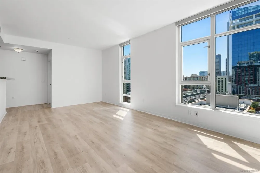427 9th Ave. #806 San Diego, CA 92101
