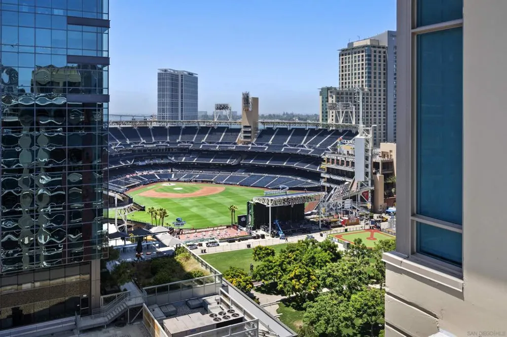 427 9th Ave. #806 San Diego, CA 92101