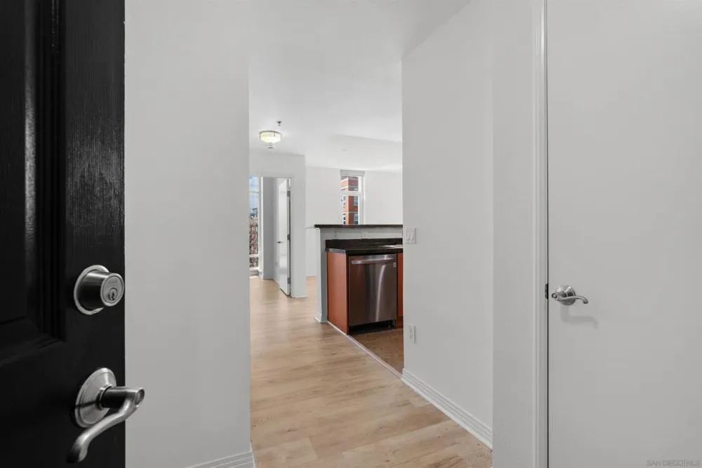 427 9th Ave. #806 San Diego, CA 92101