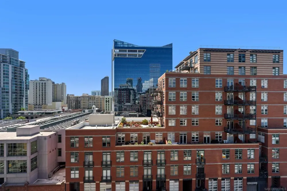 427 9th Ave. #806 San Diego, CA 92101