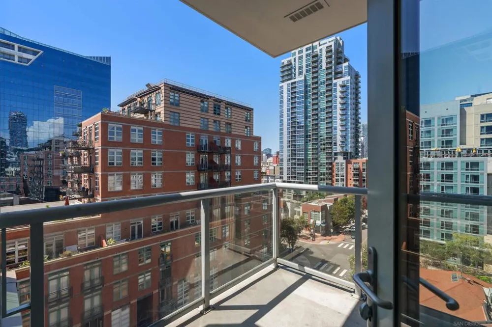 427 9th Ave. #806 San Diego, CA 92101