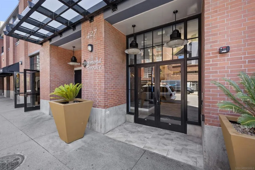 427 9th Ave. #806 San Diego, CA 92101
