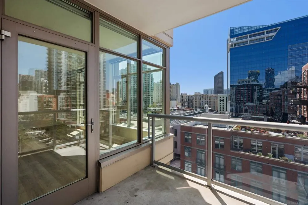 427 9th Ave. #806 San Diego, CA 92101