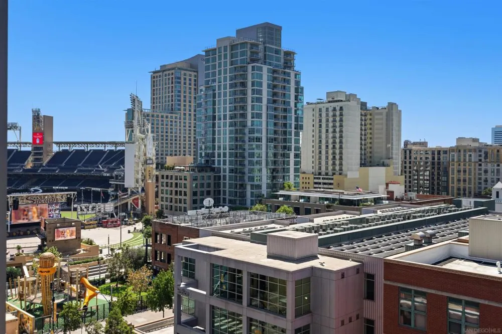 427 9th Ave. #806 San Diego, CA 92101