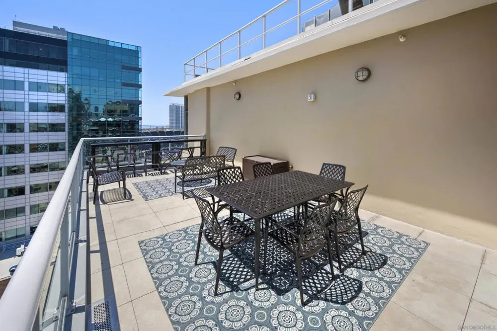 427 9th Ave. #806 San Diego, CA 92101