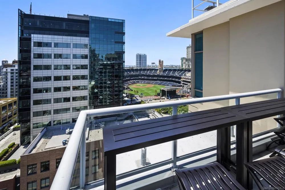 427 9th Ave. #806 San Diego, CA 92101