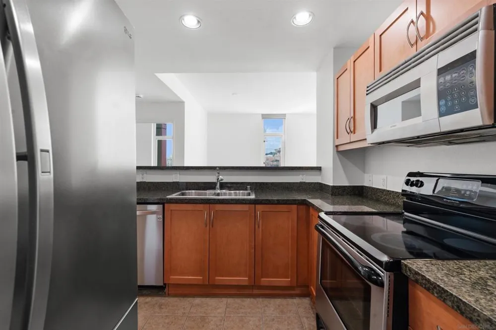 427 9th Ave. #806 San Diego, CA 92101