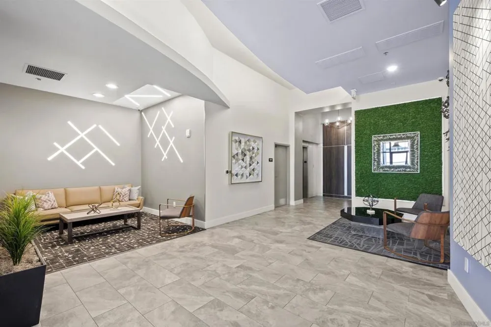 427 9th Ave. #806 San Diego, CA 92101