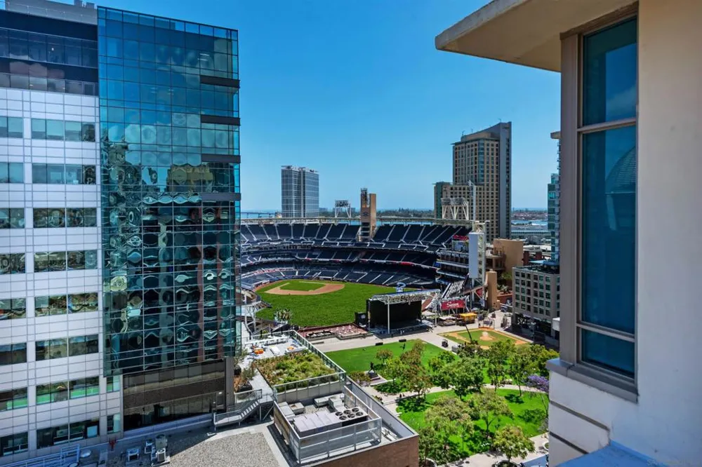 427 9th Ave. #806 San Diego, CA 92101