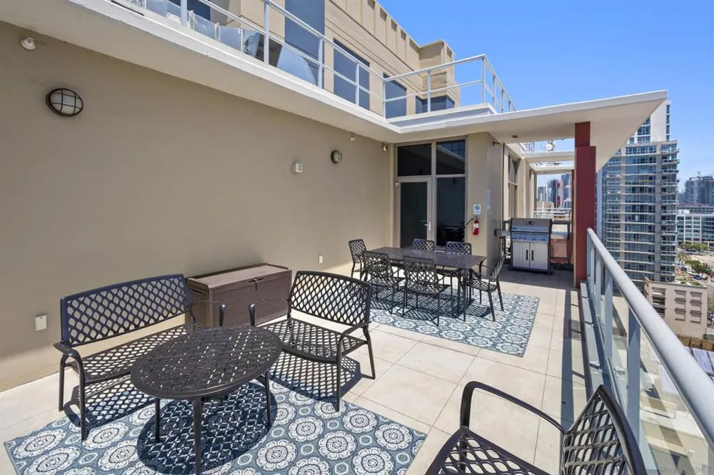 427 9th Ave. #806 San Diego, CA 92101