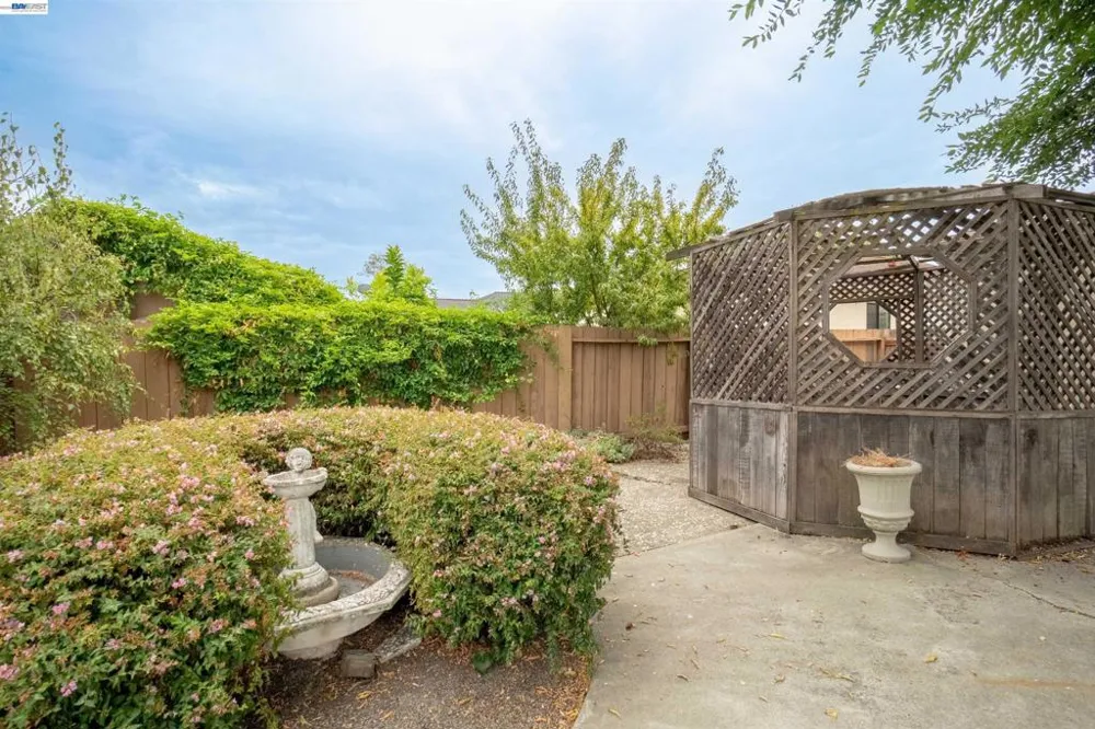14972 Endicott St San Leandro, CA 94579