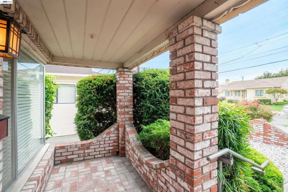 14972 Endicott St San Leandro, CA 94579