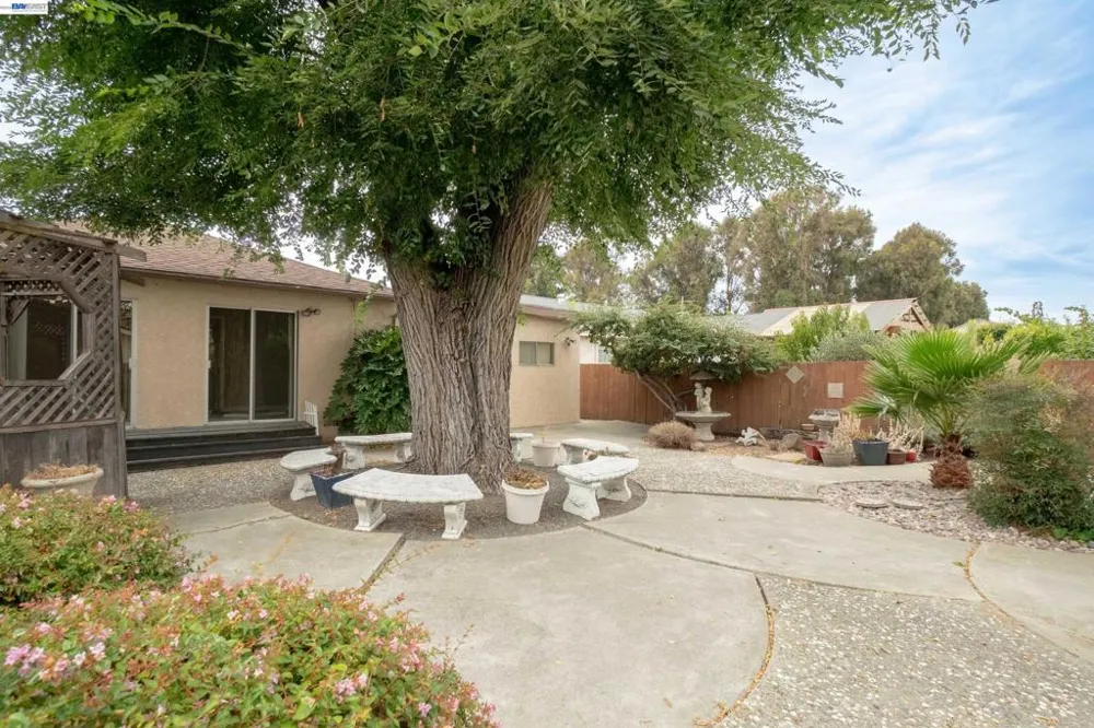 14972 Endicott St San Leandro, CA 94579
