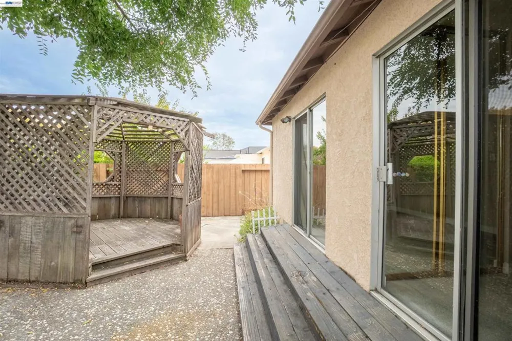 14972 Endicott St San Leandro, CA 94579