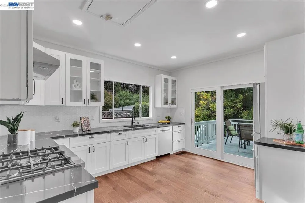 1029 Lincoln Ave Alameda, CA 94501