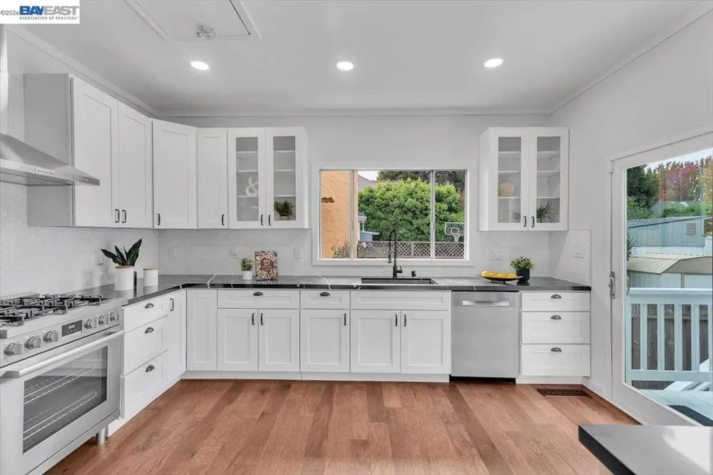 1029 Lincoln Ave Alameda, CA 94501