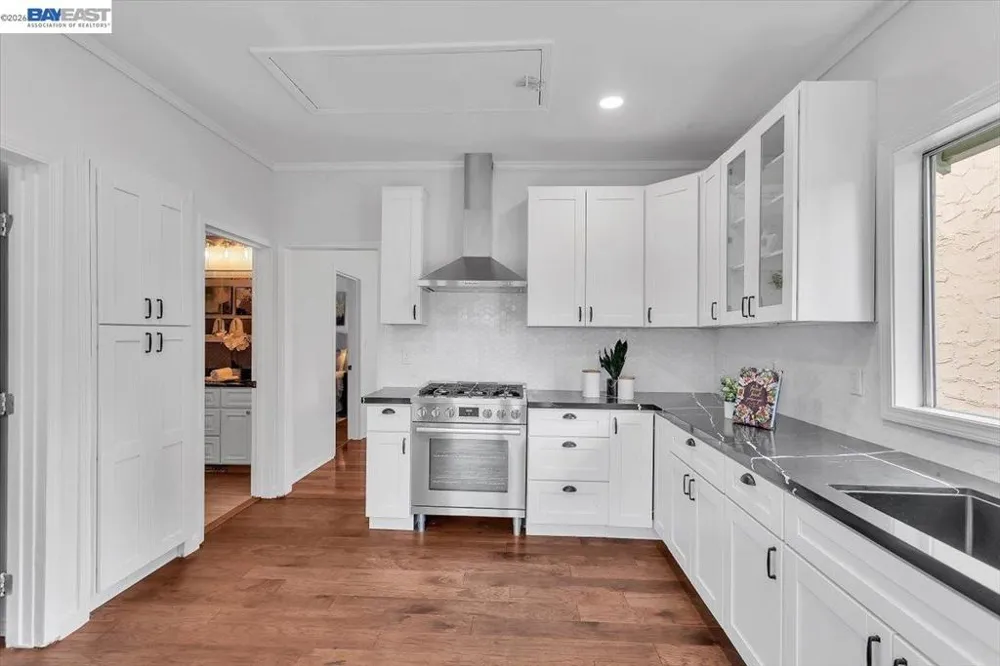 1029 Lincoln Ave Alameda, CA 94501