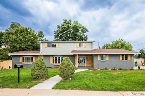 306 E Maplewood Avenue