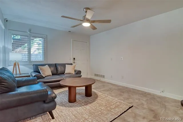 215 Beckers Lane Manitou Springs, CO 80829