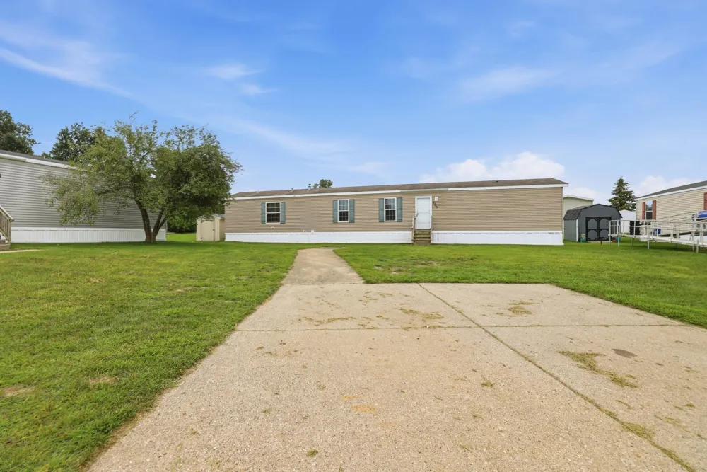 1301 Shadowridge Drive Wayland, MI 49348