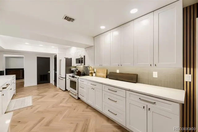 1900 E Girard Place #403 Englewood, CO 80113