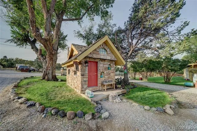 9795 US Highway 50 Howard, CO 81233