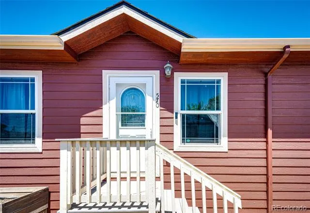 570 4th Street Bennett, CO 80102