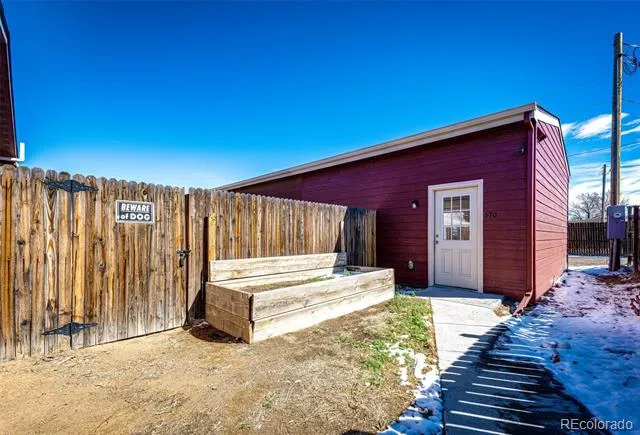 570 4th Street Bennett, CO 80102