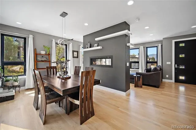 3425 Palmer Hill Court Colorado Springs, CO 80907