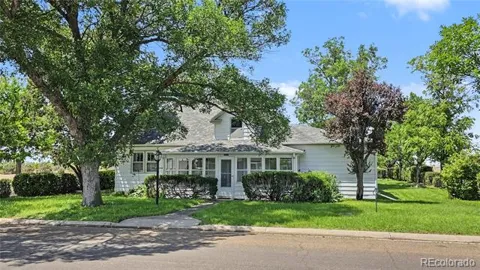 200 E 10th Street