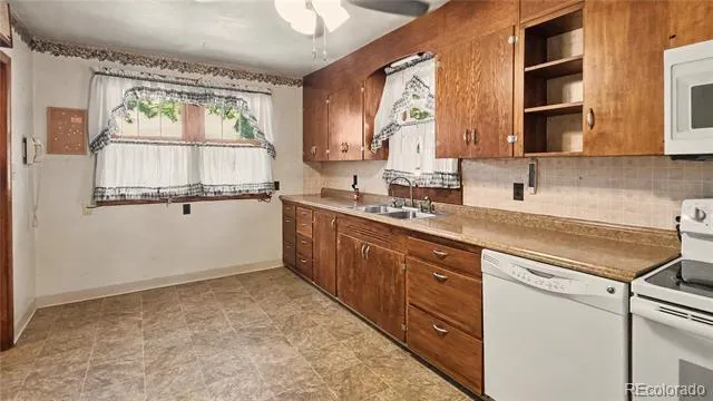 200 E 10th Street Julesburg, CO 80737