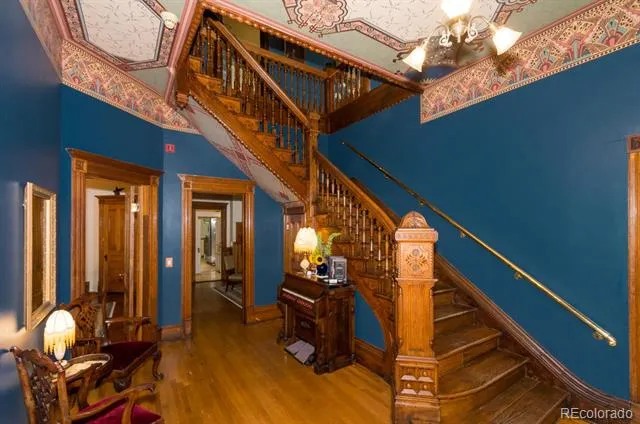 2555 W 37th Avenue Denver, CO 80211