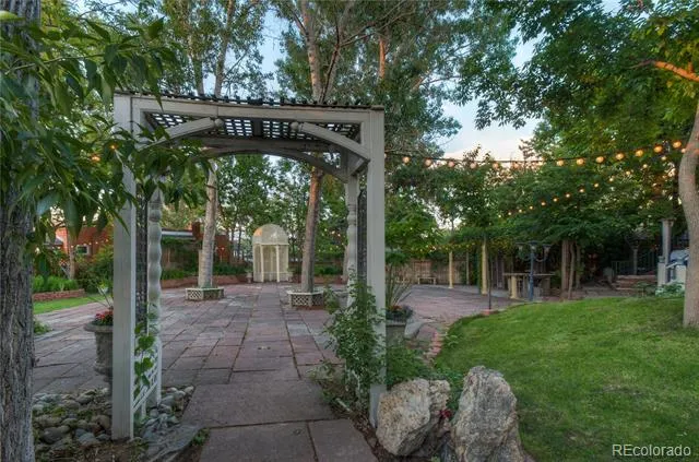 2555 W 37th Avenue Denver, CO 80211