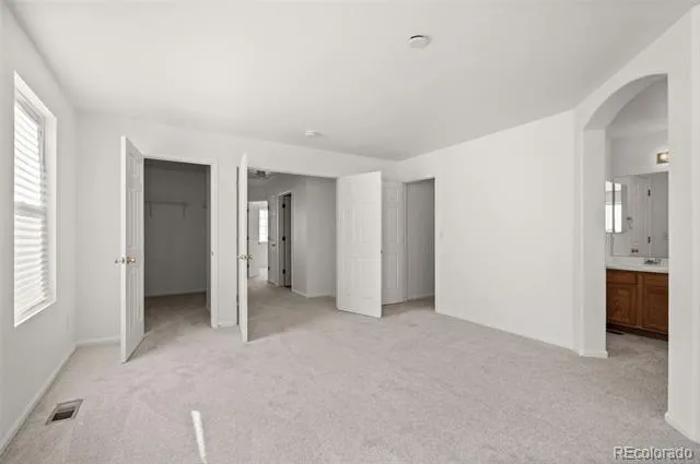 2824 S Walden Way Aurora, CO 80013