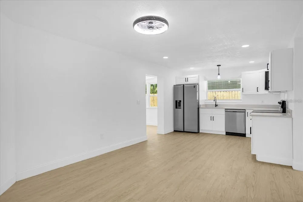 812 W MILLER STREET Orlando, FL 32805