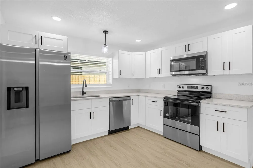 812 W MILLER STREET Orlando, FL 32805