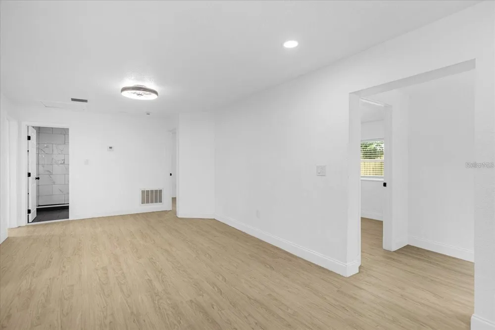 812 W MILLER STREET Orlando, FL 32805